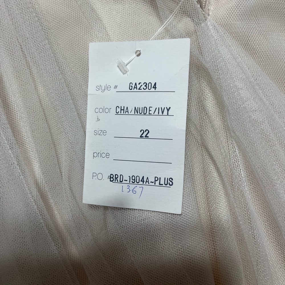 Size 22 wedding dress new with tags - Picture 7 of 7
